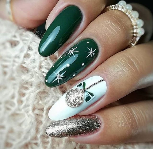 Новорічний манікюр 2020 для довгих нігтів: вдалі кольори і ідеї