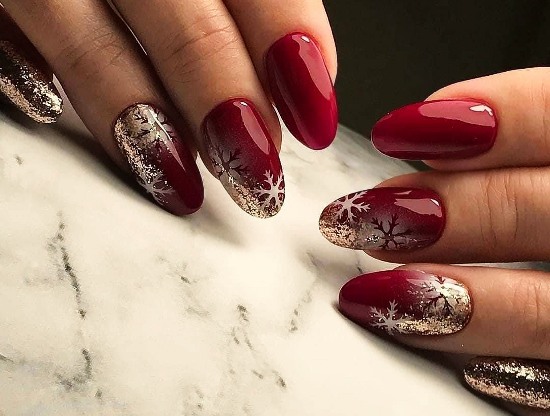 Новорічний манікюр 2020 для довгих нігтів: вдалі кольори і ідеї