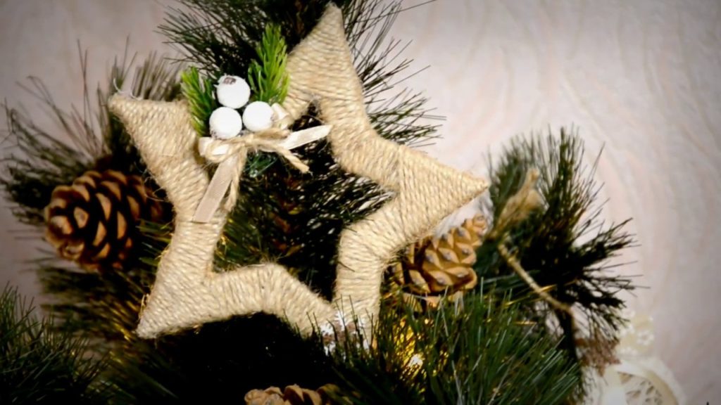 Яскраві та незвичайні новорічні іграшки своїми руками