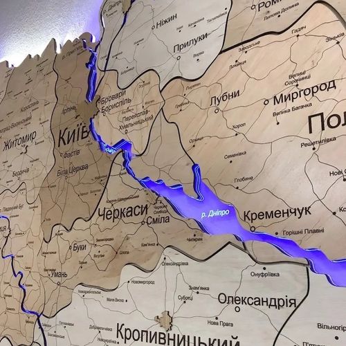 Унікальний акцент у вашому інтер’єрі – дерев’яна карта на стіну
