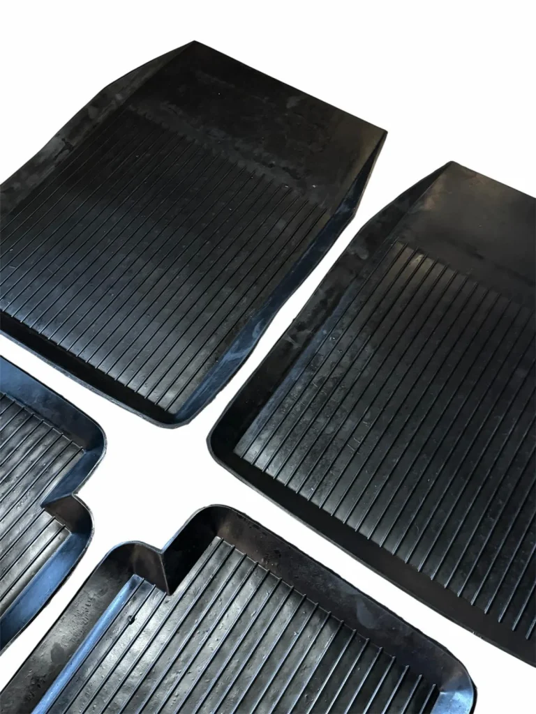 Чем хороши качественные автоковрики для Ланоса