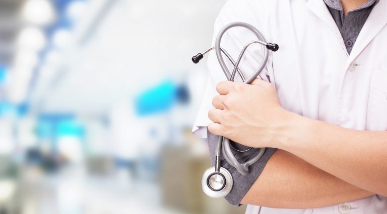 Кому варто розглянути звернення до приватного лікаря