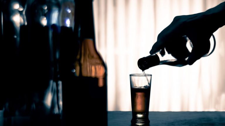 Сколько капельниц от алкоголя нужно для полного вывода из запоя?